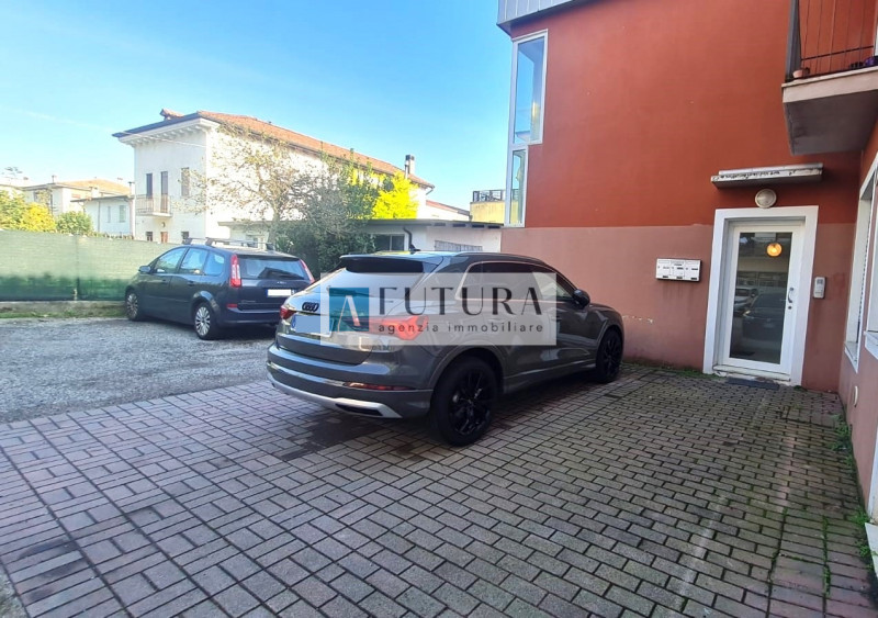 Scopri questo incantevole appartamento bilocale di recentissima costruzione, situato nella tranqu...