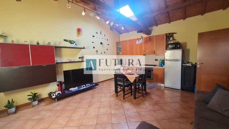 Scopri questo incantevole appartamento bilocale di recentissima costruzione, situato nella tranqu...