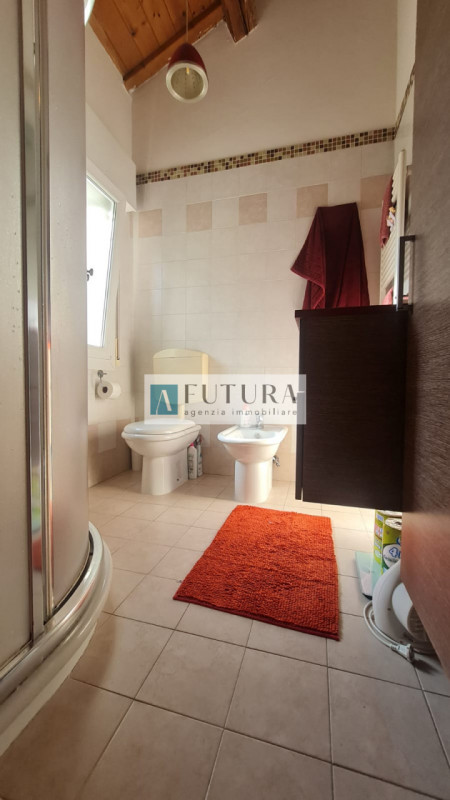 Scopri questo incantevole appartamento bilocale di recentissima costruzione, situato nella tranqu...