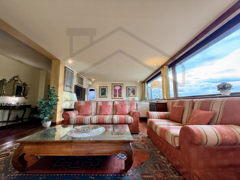 ABANO TERME – Nel cuore più esclusivo della città, con affaccio diretto sulla rinomata Piazza Sac...