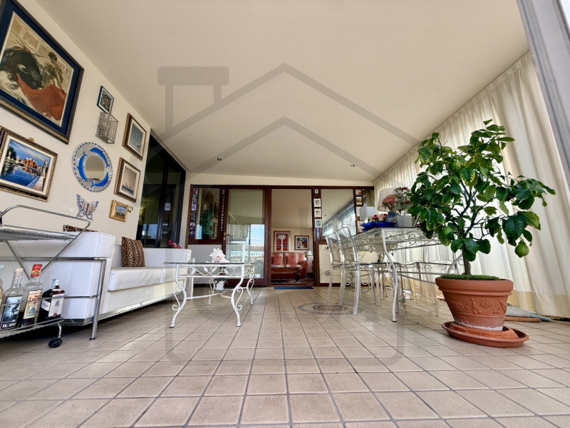 ABANO TERME – Nel cuore più esclusivo della città, con affaccio diretto sulla rinomata Piazza Sac...