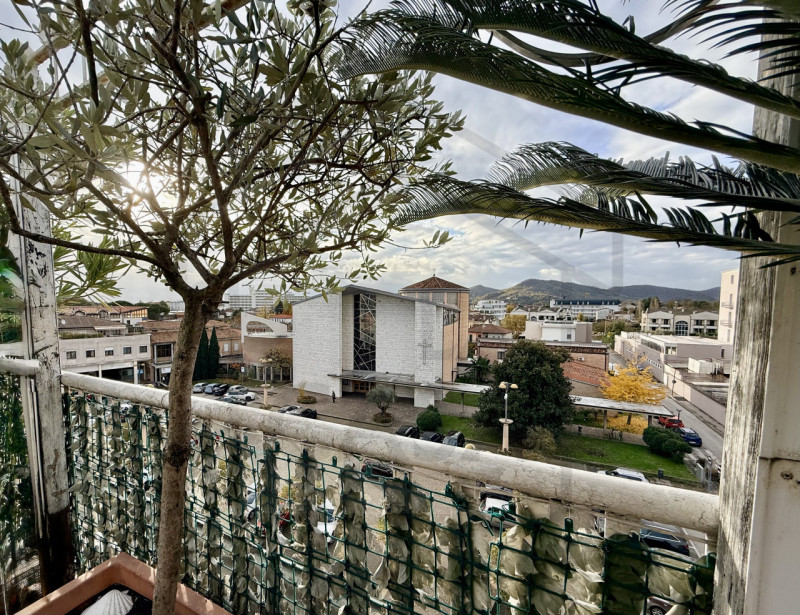 ABANO TERME – Nel cuore più esclusivo della città, con affaccio diretto sulla rinomata Piazza Sac...