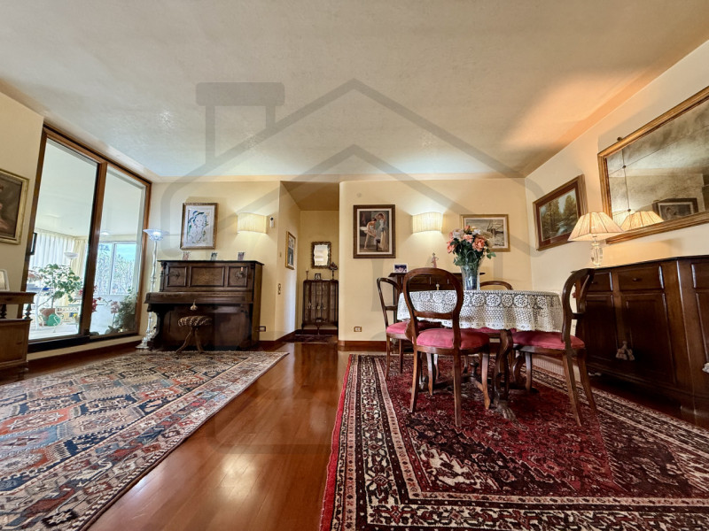 ABANO TERME – Nel cuore più esclusivo della città, con affaccio diretto sulla rinomata Piazza Sac...