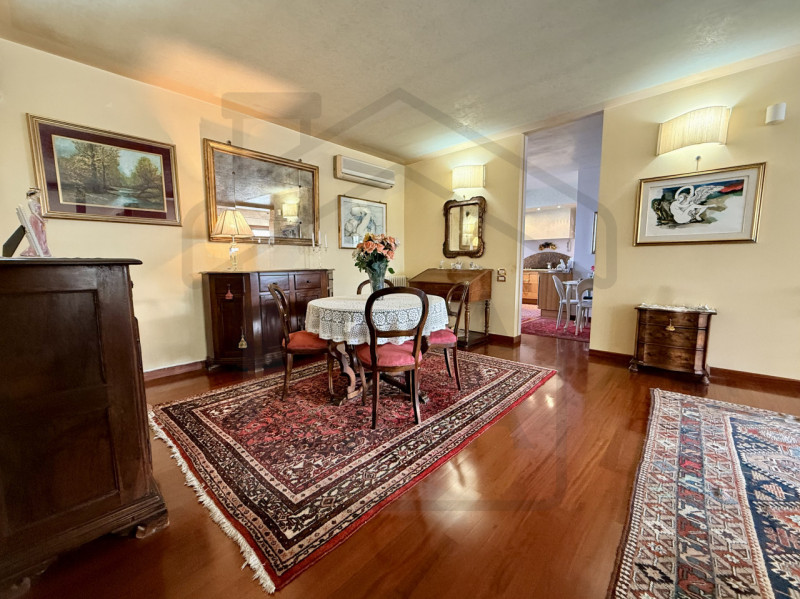 ABANO TERME – Nel cuore più esclusivo della città, con affaccio diretto sulla rinomata Piazza Sac...