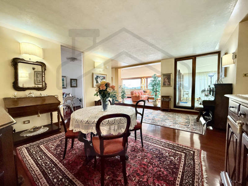 ABANO TERME – Nel cuore più esclusivo della città, con affaccio diretto sulla rinomata Piazza Sac...