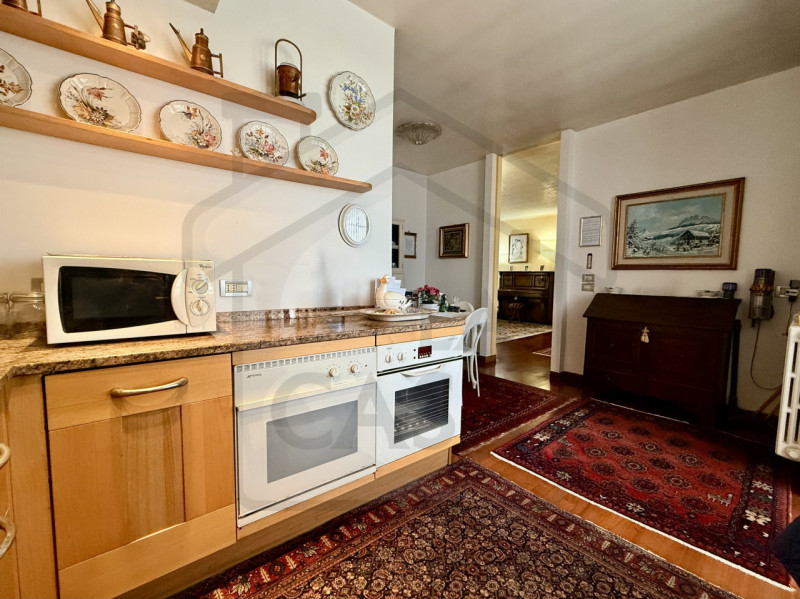 ABANO TERME – Nel cuore più esclusivo della città, con affaccio diretto sulla rinomata Piazza Sac...