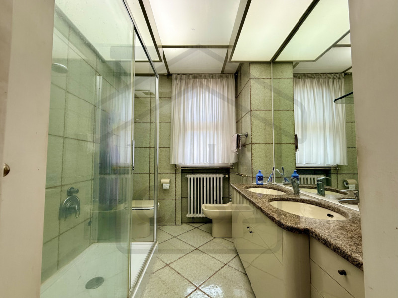 ABANO TERME – Nel cuore più esclusivo della città, con affaccio diretto sulla rinomata Piazza Sac...