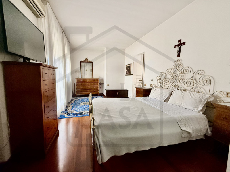 ABANO TERME – Nel cuore più esclusivo della città, con affaccio diretto sulla rinomata Piazza Sac...