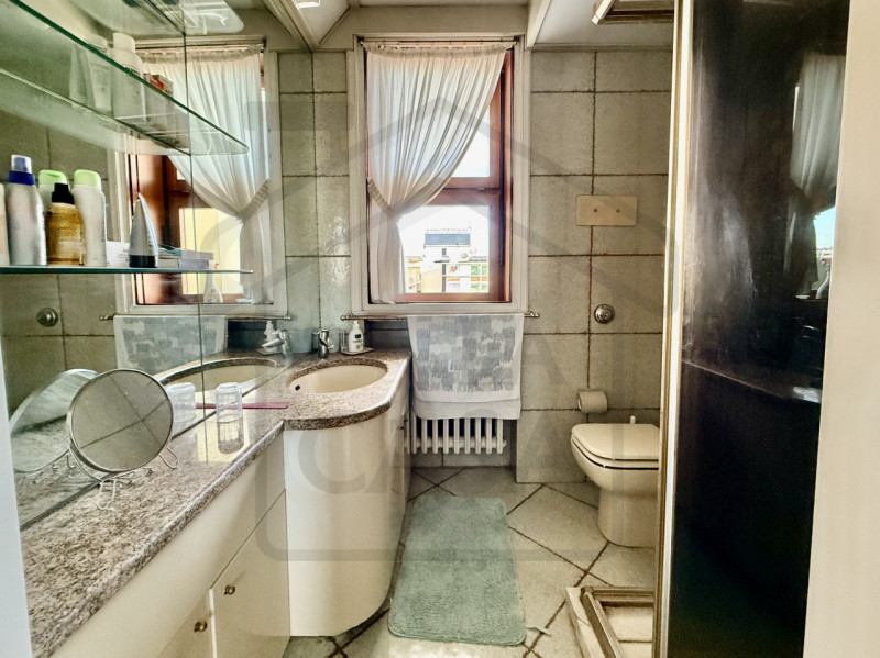 ABANO TERME – Nel cuore più esclusivo della città, con affaccio diretto sulla rinomata Piazza Sac...