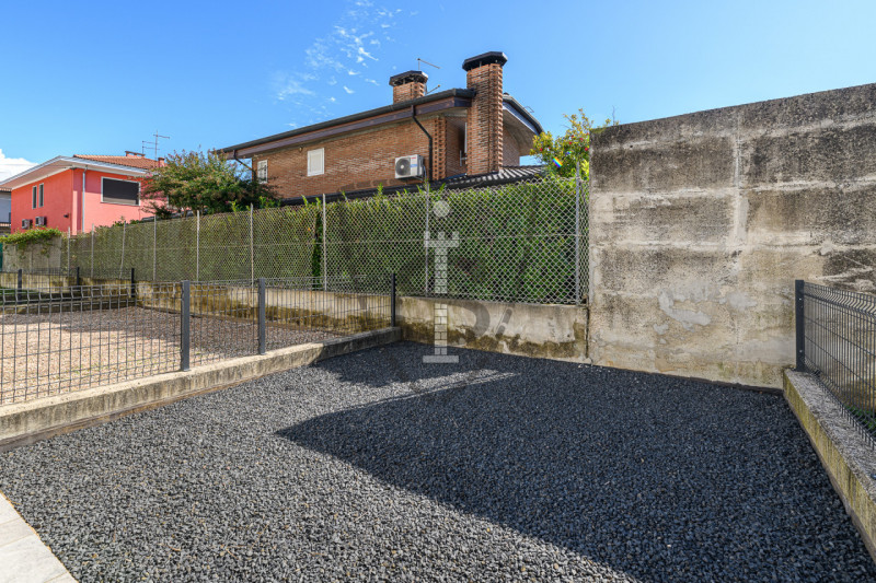 Stai cercando un appartamento moderno, indipendente e comodo ai servizi?
A Zanè ti presentiamo un...