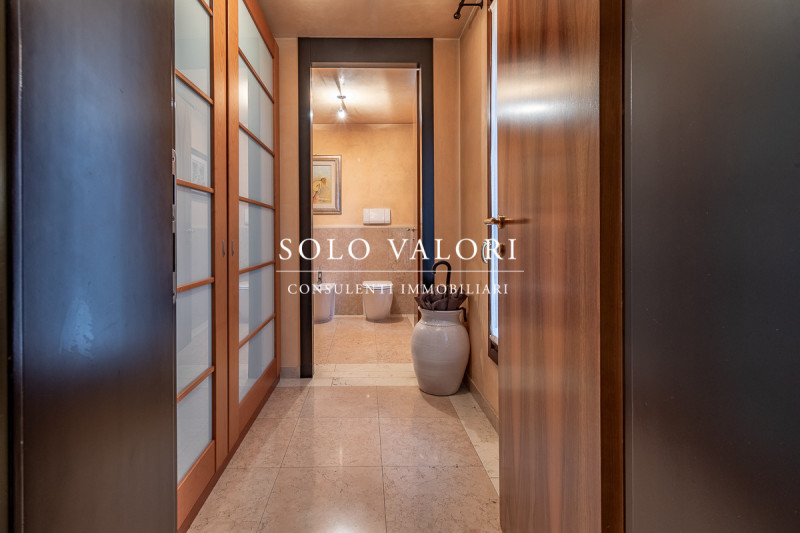 Rif. BC218 - (per info 3498988179 Valeriano)

ELEGANZA SENZA TEMPO A POCHI MINUTI DAL CENTRO DI B...