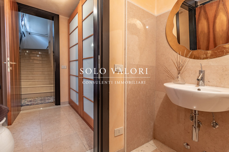 Rif. BC218 - (per info 3498988179 Valeriano)

ELEGANZA SENZA TEMPO A POCHI MINUTI DAL CENTRO DI B...