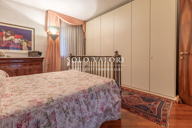 Rif. BC218 - (per info 3498988179 Valeriano)

ELEGANZA SENZA TEMPO A POCHI MINUTI DAL CENTRO DI B...