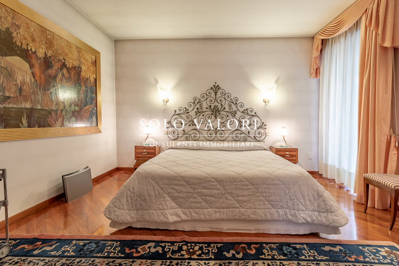 Rif. BC218 - (per info 3498988179 Valeriano)

ELEGANZA SENZA TEMPO A POCHI MINUTI DAL CENTRO DI B...