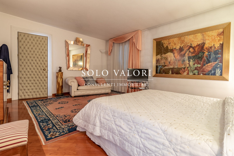 Rif. BC218 - (per info 3498988179 Valeriano)

ELEGANZA SENZA TEMPO A POCHI MINUTI DAL CENTRO DI B...