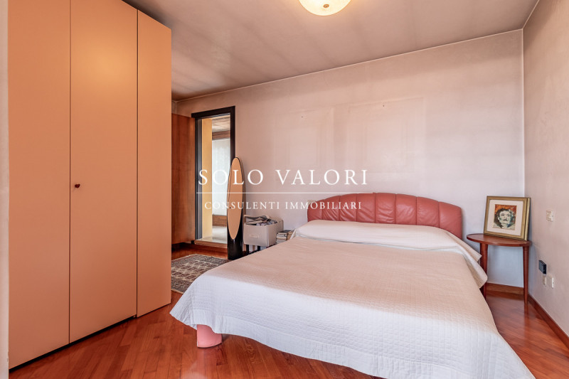 Rif. BC218 - (per info 3498988179 Valeriano)

ELEGANZA SENZA TEMPO A POCHI MINUTI DAL CENTRO DI B...