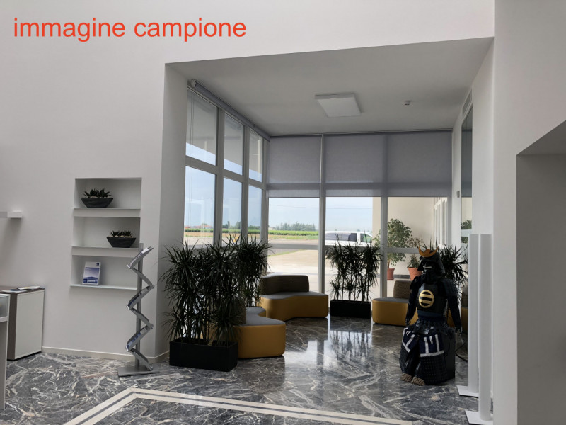 Rif. 1411 - B – ANTONIO – Per informazioni: 338.4892021
EUROMEDIA propone in locazione un immobil...