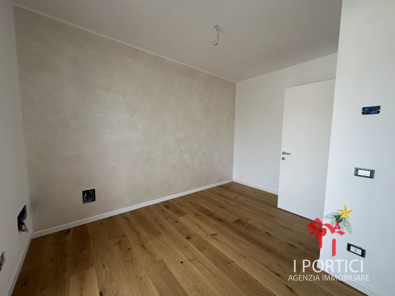 MOGLIANO VENETO – NUOVA BIFAMILIARE CLASSE A4 CON GIARDINO PRIVATO

Ciao, sono una porzione di bi...