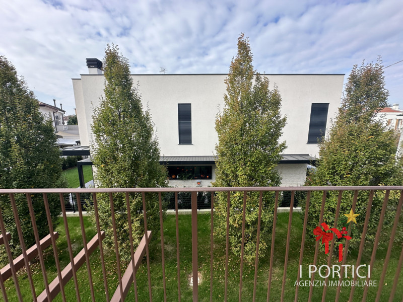 MOGLIANO VENETO – NUOVA BIFAMILIARE CLASSE A4 CON GIARDINO PRIVATO

Ciao, sono una porzione di bi...