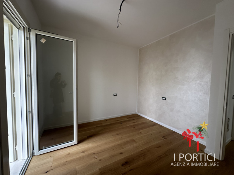 MOGLIANO VENETO – NUOVA BIFAMILIARE CLASSE A4 CON GIARDINO PRIVATO

Ciao, sono una porzione di bi...