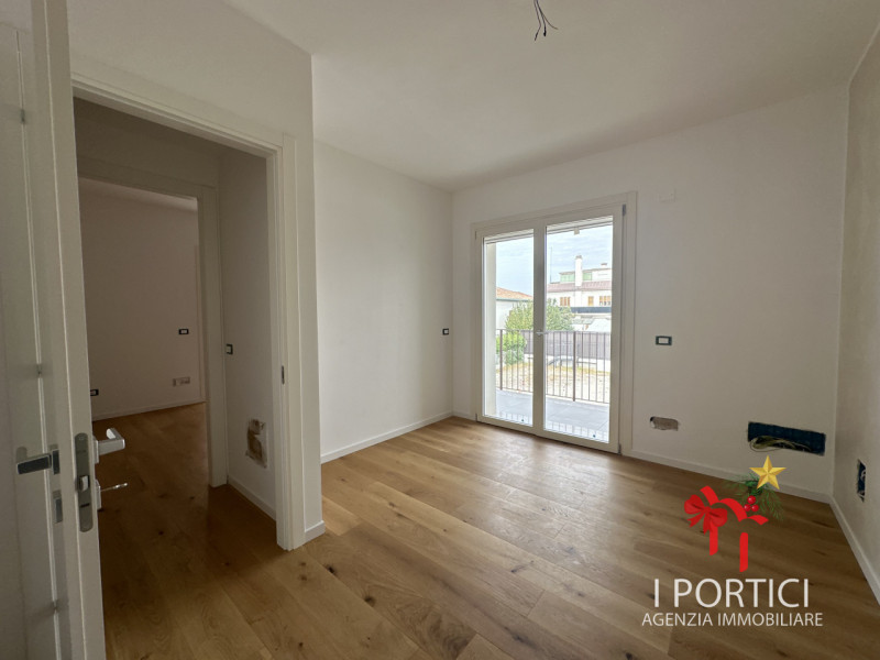 MOGLIANO VENETO – NUOVA BIFAMILIARE CLASSE A4 CON GIARDINO PRIVATO

Ciao, sono una porzione di bi...