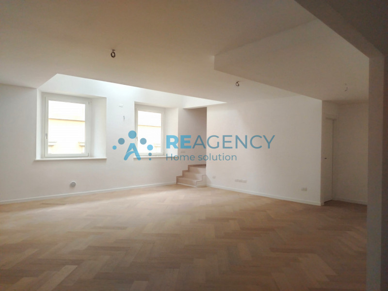 STAI CERCANDO UN TRILOCALE IN CENTRO STORICO A PISTOIA?

ECCO L’OCCASIONE CHE ASPETTAVI!!!

PISTO...