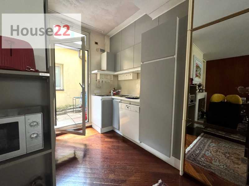 Esclusivo ATTICO IN CENTRO STORICO, situato nella magnifica città di Vicenza, nota per la sua arc...