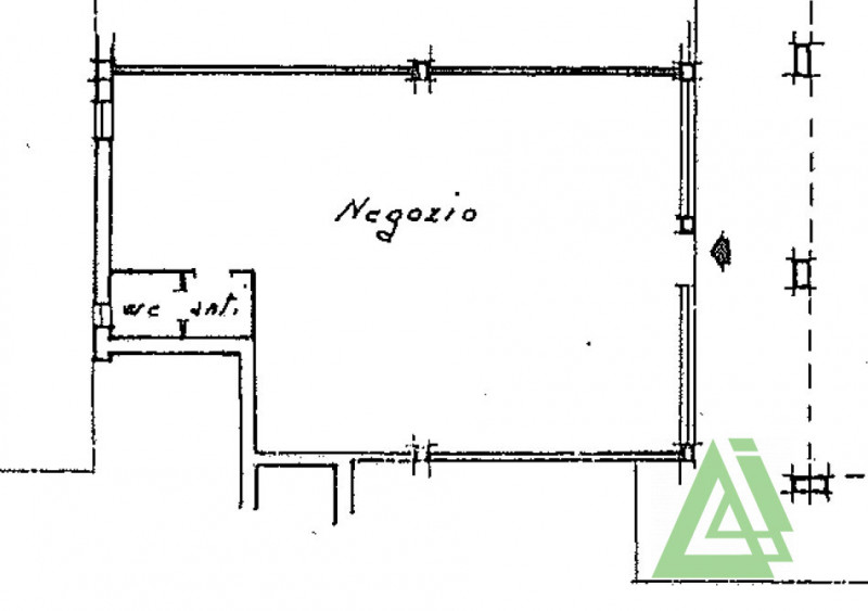 L'Agenzia IRIS propone in vendita negozio situato nel centro di Castelfranco Veneto.
L'immobile g...