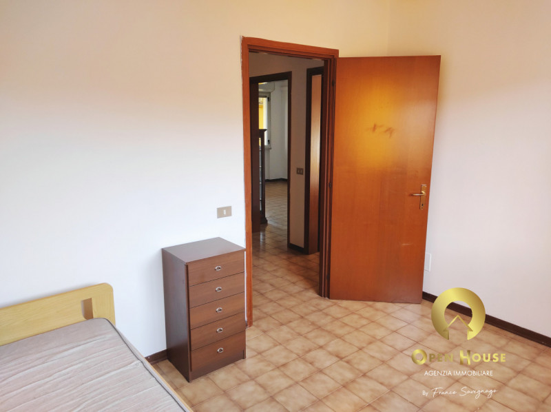 OPEN HOUSE by Franco Savegnago propone in locazione appartamento parz.arredato posto al 3° Piano ...