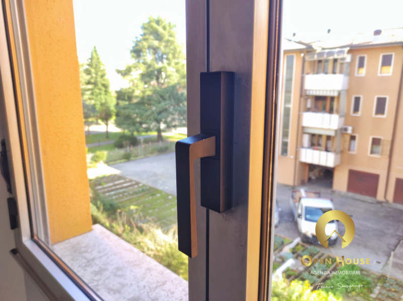 OPEN HOUSE by Franco Savegnago propone in locazione appartamento parz.arredato posto al 3° Piano ...