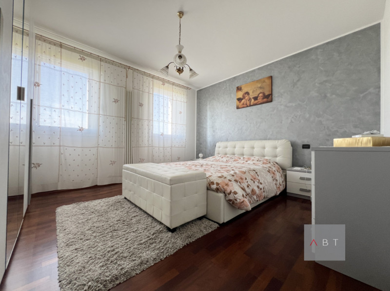 Casa singola con possibilità di divisione in due unità abitative e composta di: ingresso, cucina,...