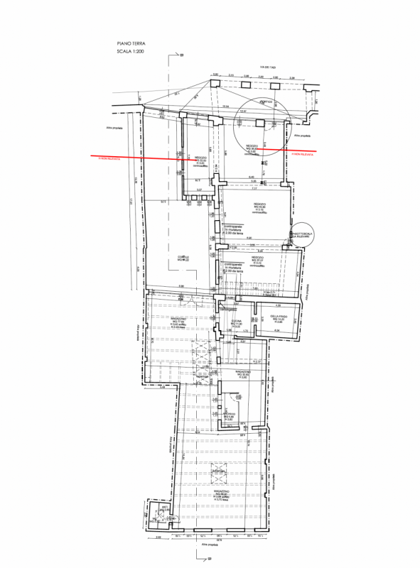 PADOVA - ZONA DUOMO: 
Con una superficie totale di circa 550 mq, questo immobile presenta grandi ...