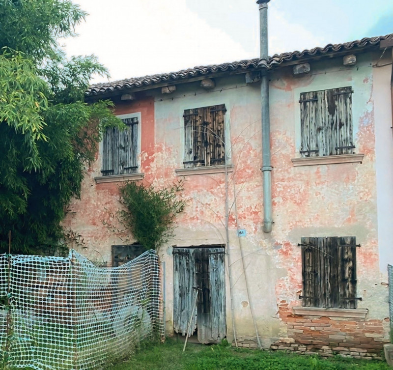 (Per INFO 3316190143) A Castelminio di Resana proponiamo in vendita rustico da ristrutturare di c...