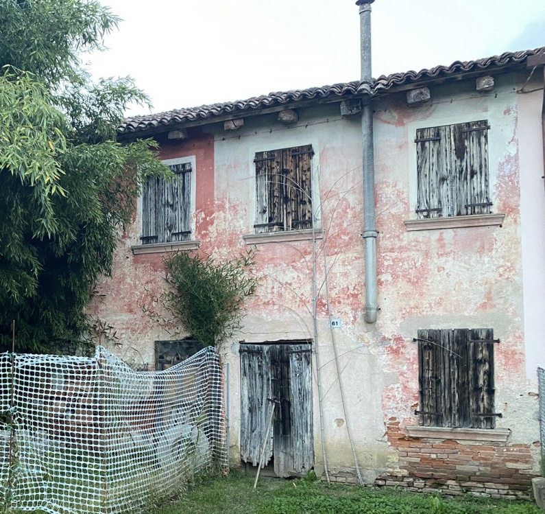 (Per INFO 3316190143) A Castelminio di Resana proponiamo in vendita rustico da ristrutturare di c...