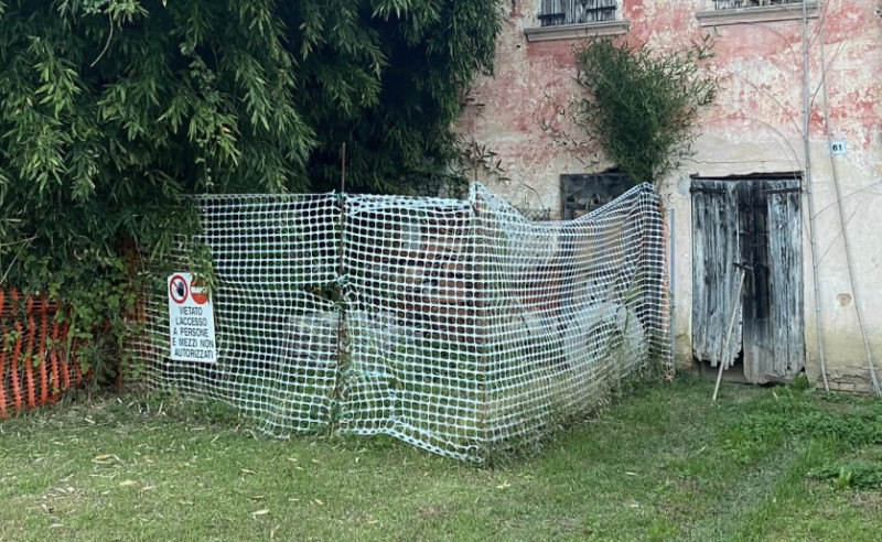 (Per INFO 3316190143) A Castelminio di Resana proponiamo in vendita rustico da ristrutturare di c...