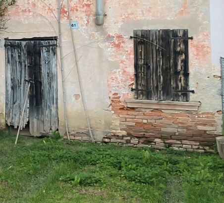 (Per INFO 3316190143) A Castelminio di Resana proponiamo in vendita rustico da ristrutturare di c...