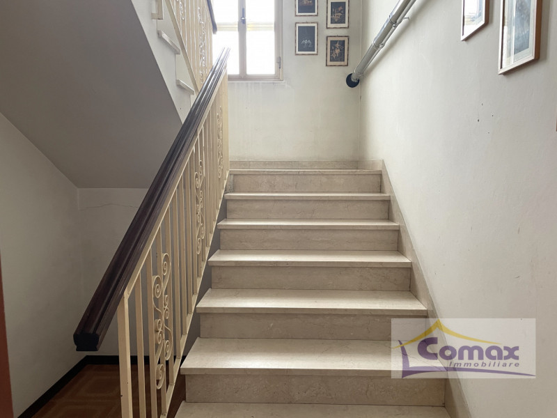 Scopri questa splendida casa singola situata nel cuore di Saccolongo, un'opportunità imperdibile ...