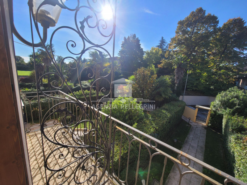 VICENZA, in zona centralissima  a 10  minuti a piedi  dal centro storico proponiamo  signorile  t...