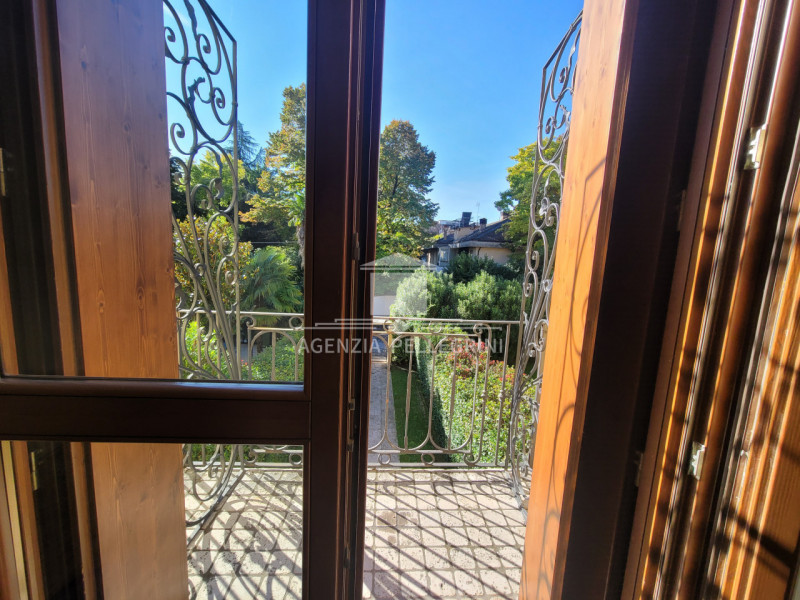 VICENZA, in zona centralissima  a 10  minuti a piedi  dal centro storico proponiamo  signorile  t...