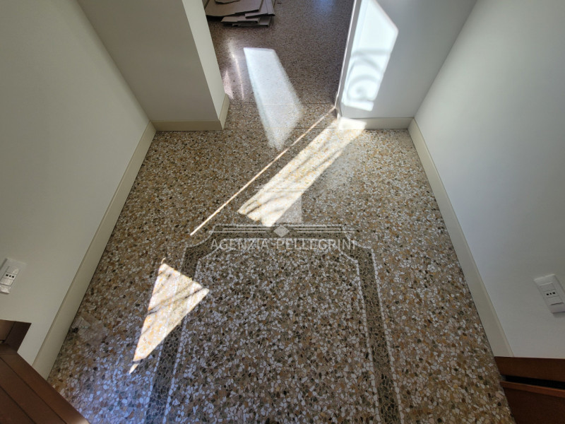 VICENZA, in zona centralissima  a 10  minuti a piedi  dal centro storico proponiamo  signorile  t...