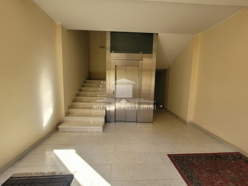 VICENZA, in zona centralissima  a 10  minuti a piedi  dal centro storico proponiamo  signorile  t...