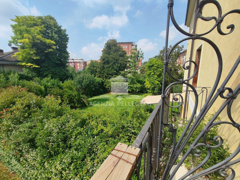 VICENZA, in zona centralissima  a 10  minuti a piedi  dal centro storico proponiamo  signorile  t...