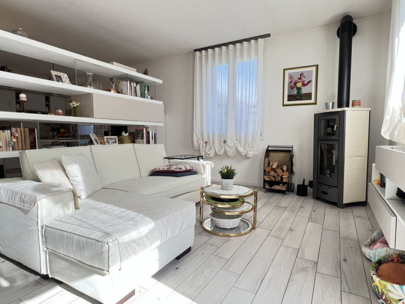 Carbonara di Rovolon (PD):

Ai piedi dei Colli Euganei, inserita in un contesto residenziale e di...