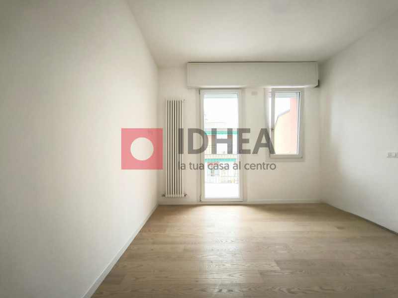 "Riferimento UT1"

TREVISO-FUORI MURA.

ZONA VIALE LUZZATI. In posizione comoda ad ogni servizio,...