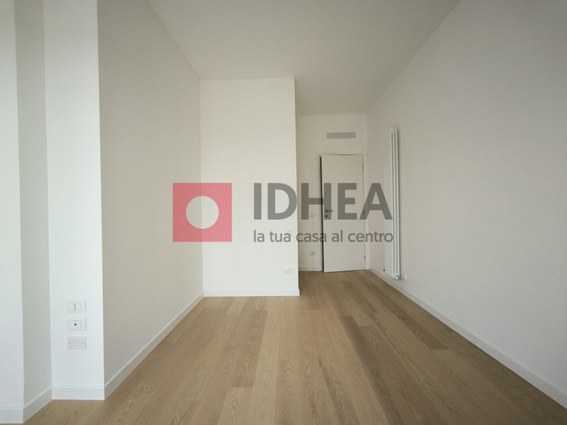 "Riferimento UT1"

TREVISO-FUORI MURA.

ZONA VIALE LUZZATI. In posizione comoda ad ogni servizio,...