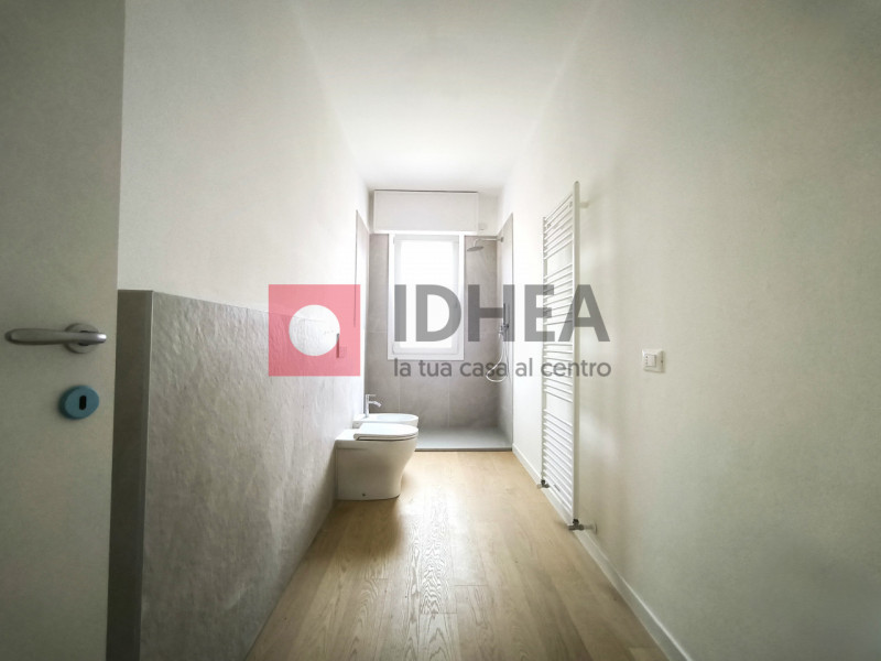 "Riferimento UT1"

TREVISO-FUORI MURA.

ZONA VIALE LUZZATI. In posizione comoda ad ogni servizio,...