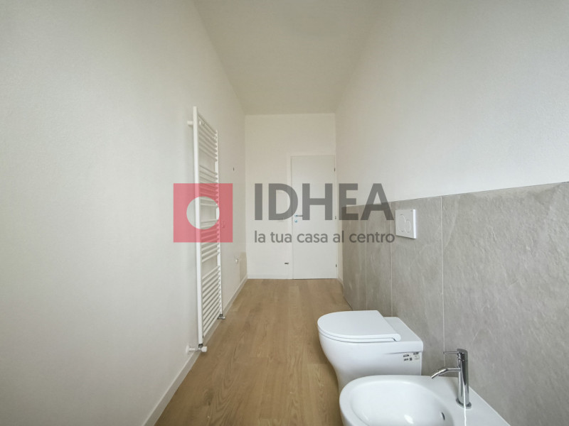 "Riferimento UT1"

TREVISO-FUORI MURA.

ZONA VIALE LUZZATI. In posizione comoda ad ogni servizio,...