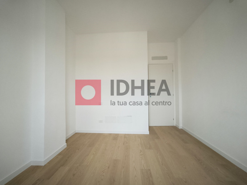 "Riferimento UT1"

TREVISO-FUORI MURA.

ZONA VIALE LUZZATI. In posizione comoda ad ogni servizio,...