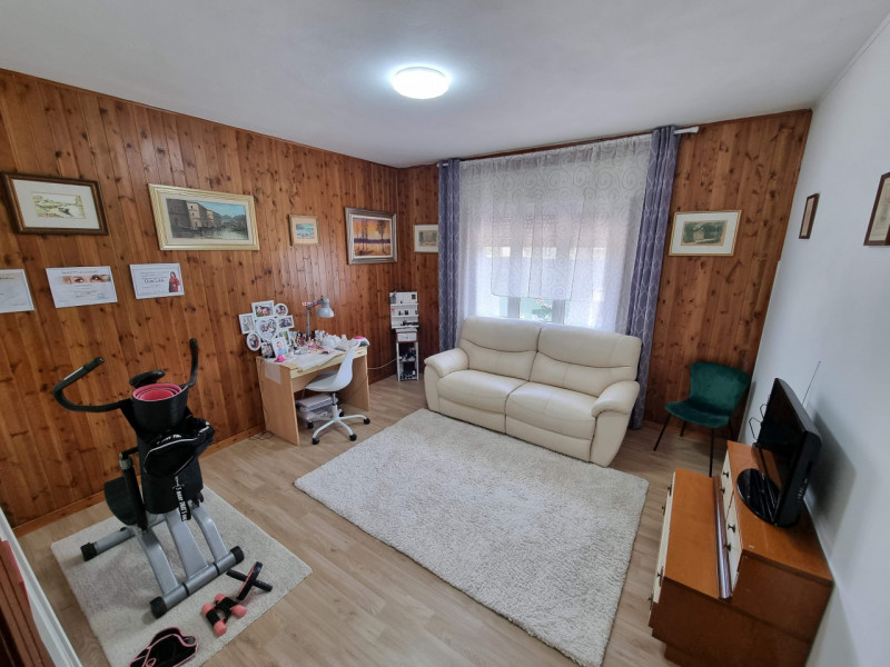 Ponso (PD), lungo la strada principale che porta alla Frazione di Bresega, proponiamo in Vendita ...