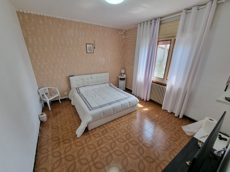 Ponso (PD), lungo la strada principale che porta alla Frazione di Bresega, proponiamo in Vendita ...